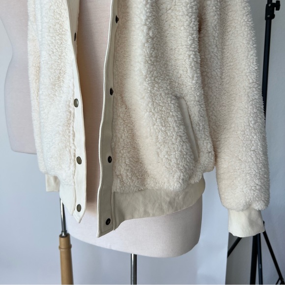 CREAM SHERPA JACKET - Picture 4 of 11